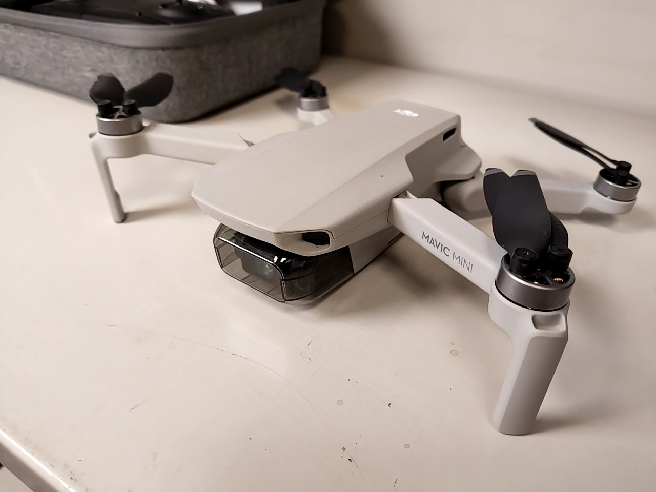 DJI Mavic Mini Fly More Combo, Drohne mit 3 Akkus, Fernsteuerung, Ladestation und Transporttasche. | Zustand: Sehr Gut – Bild 2