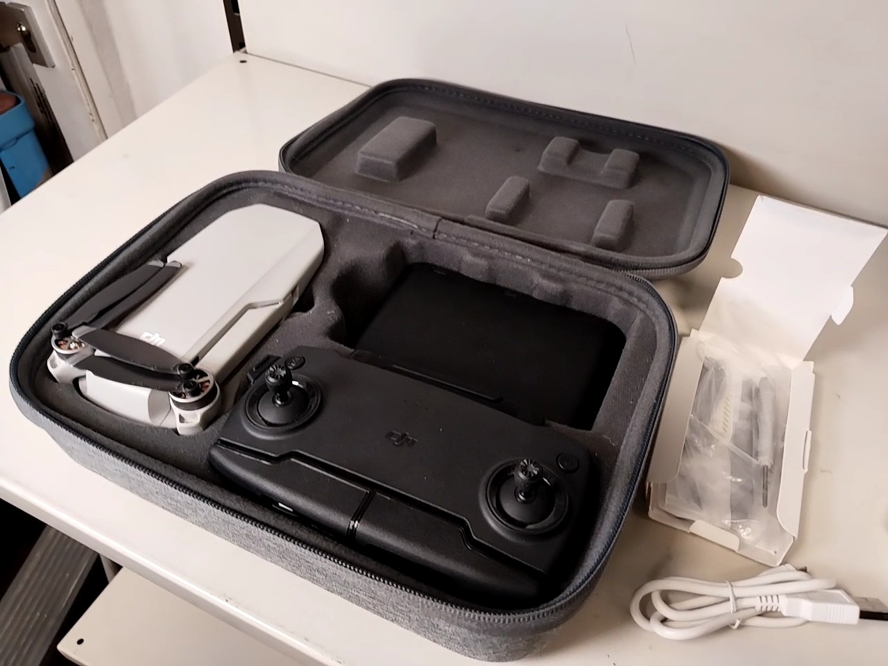 DJI Mavic Mini Fly More Combo, Drohne mit 3 Akkus, Fernsteuerung, Ladestation und Transporttasche. | Zustand: Sehr Gut – Bild 3