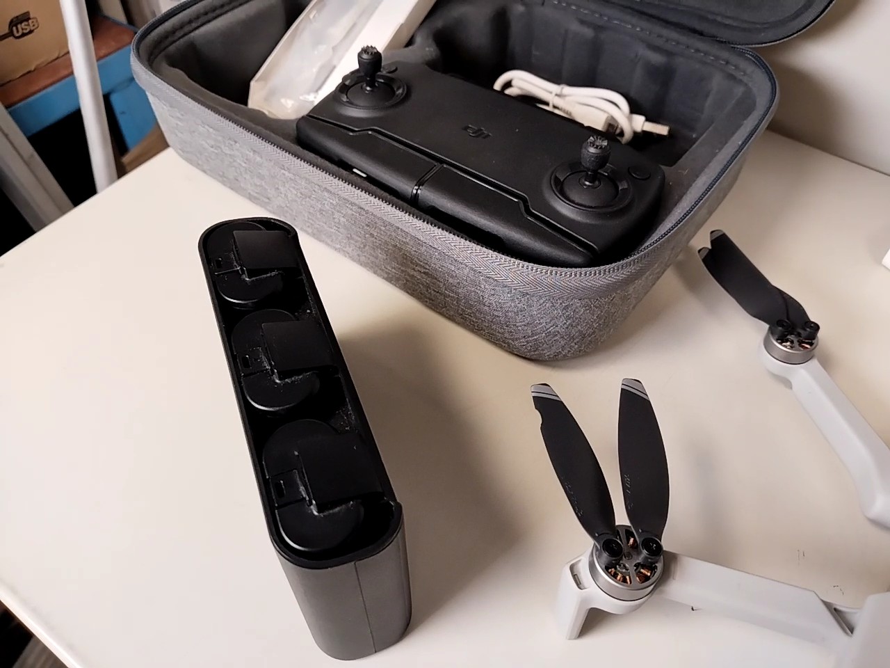 DJI Mavic Mini Fly More Combo, Drohne mit 3 Akkus, Fernsteuerung, Ladestation und Transporttasche. | Zustand: Sehr Gut – Bild 4