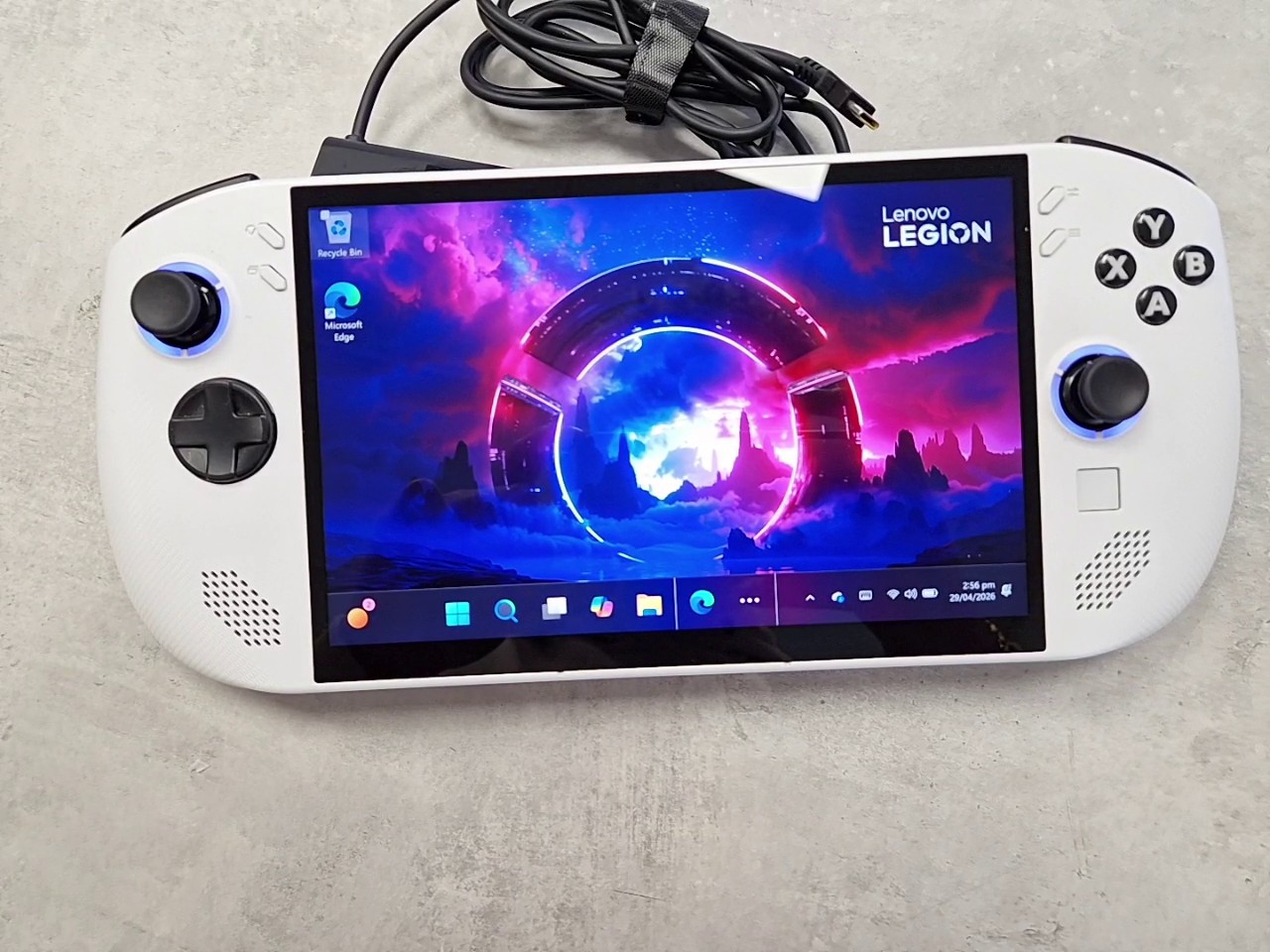 Lenovo Legion Go S, 32GB RAM, 1TB SSD, Gaming-Handheld, AMD Ryzen Z2, 8 Zoll 120Hz Display, Farbe: Weiß, inkl. 65W Netzteil | Zustand: Sehr Gut | Farbe: weiss – Bild 2