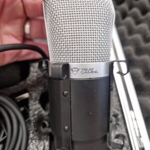 Trust Gaming GXT 252 Emita, Schwarz, USB-Studio-Mikrofon mit Nierencharakteristik, inkl. Flightcase, Popfilter und Zubehör. | Zustand: Sehr Gut