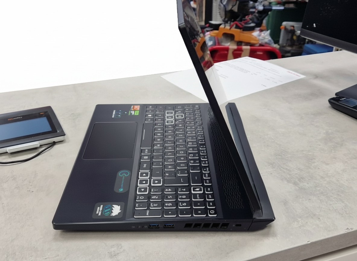 Acer Nitro 16 AN16-41, Ryzen 7 7840HS, Schwarz, Gaming-Laptop mit 16GB RAM, 1TB SSD und NVIDIA GeForce RTX 4070 8GB Grafikkarte. | Zustand: Sehr Gut – Bild 4