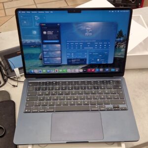 Apple MacBook Air 13" M4 (2025), apple m4 chip, 16 gb ram, 512 gb ssd, macos tahoe 26.4.1, zyklen186 akku 93%originalverpackung | Zustand: Sehr Gut
