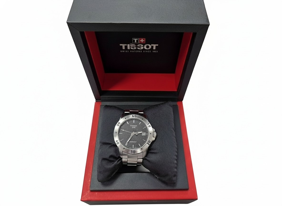 Tissot V8 Swissmatic T106.407.11.051.00, Automatik, 72h Gangreserve, 42,5mm Edelstahl, Saphirglas, 10 bar WD, Kratzer an Lünette | Band, OVP | Zustand: Sehr Gut