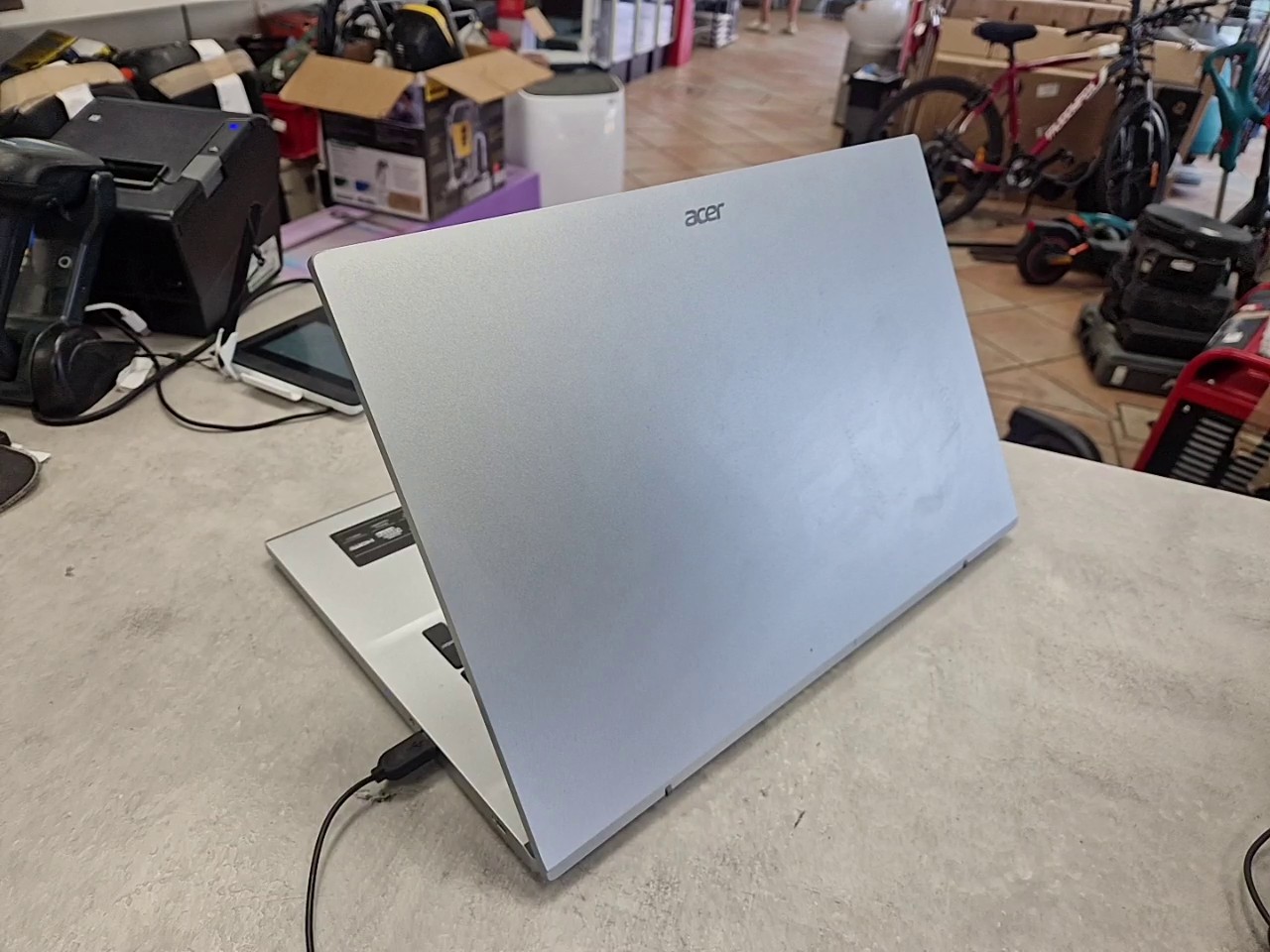 Acer Aspire 3 A317-54, i5-1235U, Silber, 17,3 Zoll Full HD Display, 32 GB RAM, 1 TB SSD, Intel Core i5-1235U, inkl. Originalrechnung | Zustand: Sehr Gut – Bild 4