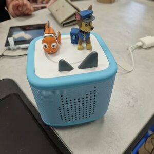 Tonies Toniebox Hellblau Starterset, Inklusive Ladestation und 2 Tonie-Figuren (Nemo und Chase), gebrauchter Zustand. | Zustand: Sehr Gut