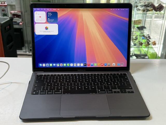 Apple MacBook Air M1 2020, 13,3 Zoll, 8GB RAM, 256GB SSD, 88% Batteriezustand, inkl. Ladegerät & Hülle, ohne OVP | Zustand: Sehr Gut – Bild 3