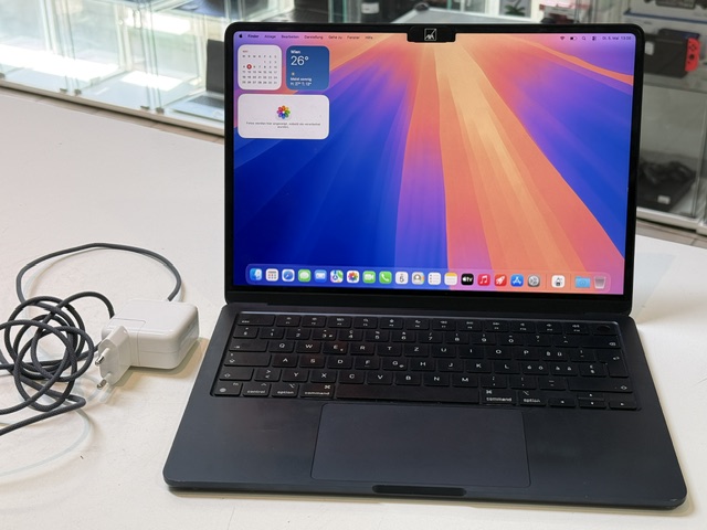 Apple MacBook Air 13 M3 (2024) Midnight, 16GB RAM, 256GB SSD, Batteriezustand 100%, inkl. Ladegerät | SimLock: Frei | Zustand: Gut | Farbe: schwarz | Akku: Sehr Gut – Bild 3
