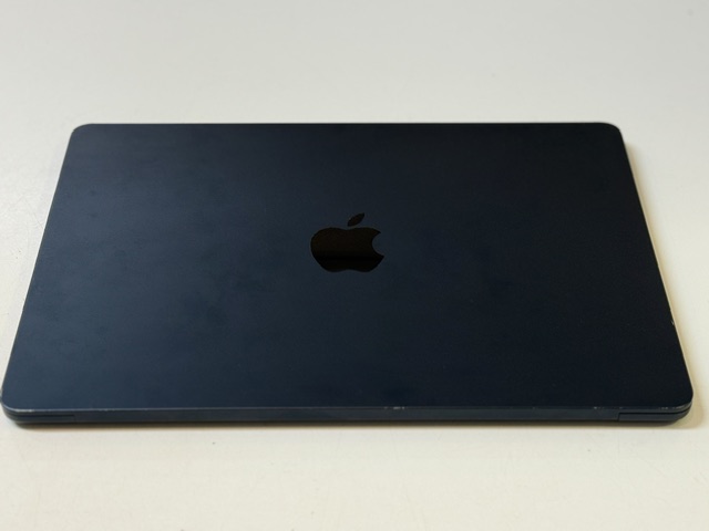 Apple MacBook Air 13 M3 (2024) Midnight, 16GB RAM, 256GB SSD, Batteriezustand 100%, inkl. Ladegerät | SimLock: Frei | Zustand: Gut | Farbe: schwarz | Akku: Sehr Gut – Bild 4