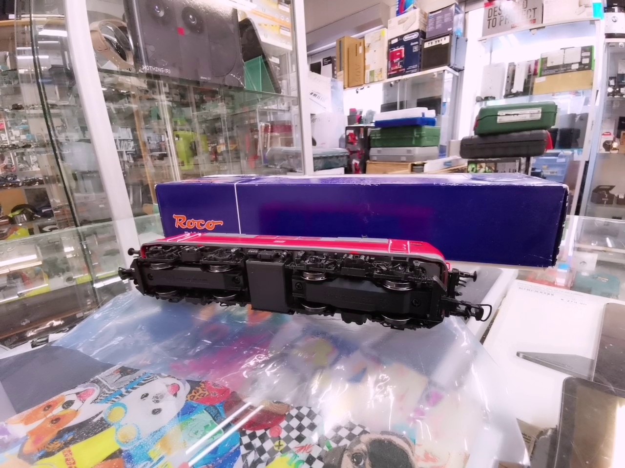 Roco BR 111 022-0 DB Verkehrsrot, Elektrolokomotive, Spur H0, Epoche V, analoges Modell mit Schnittstelle NEM 652 | Zustand: Wie Neu – Bild 3