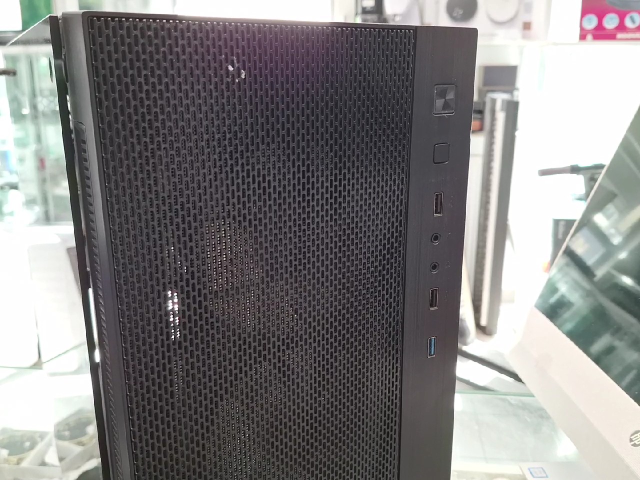 PC i7-9700K 3,60GHz , Desktop-PC mit Intel i7-9700K, 16GB RAM und 16Gb Ram, 1TB SSD (500GB+500GB). Drei Schrauben fehlen. | Zustand: Sehr Gut – Bild 6