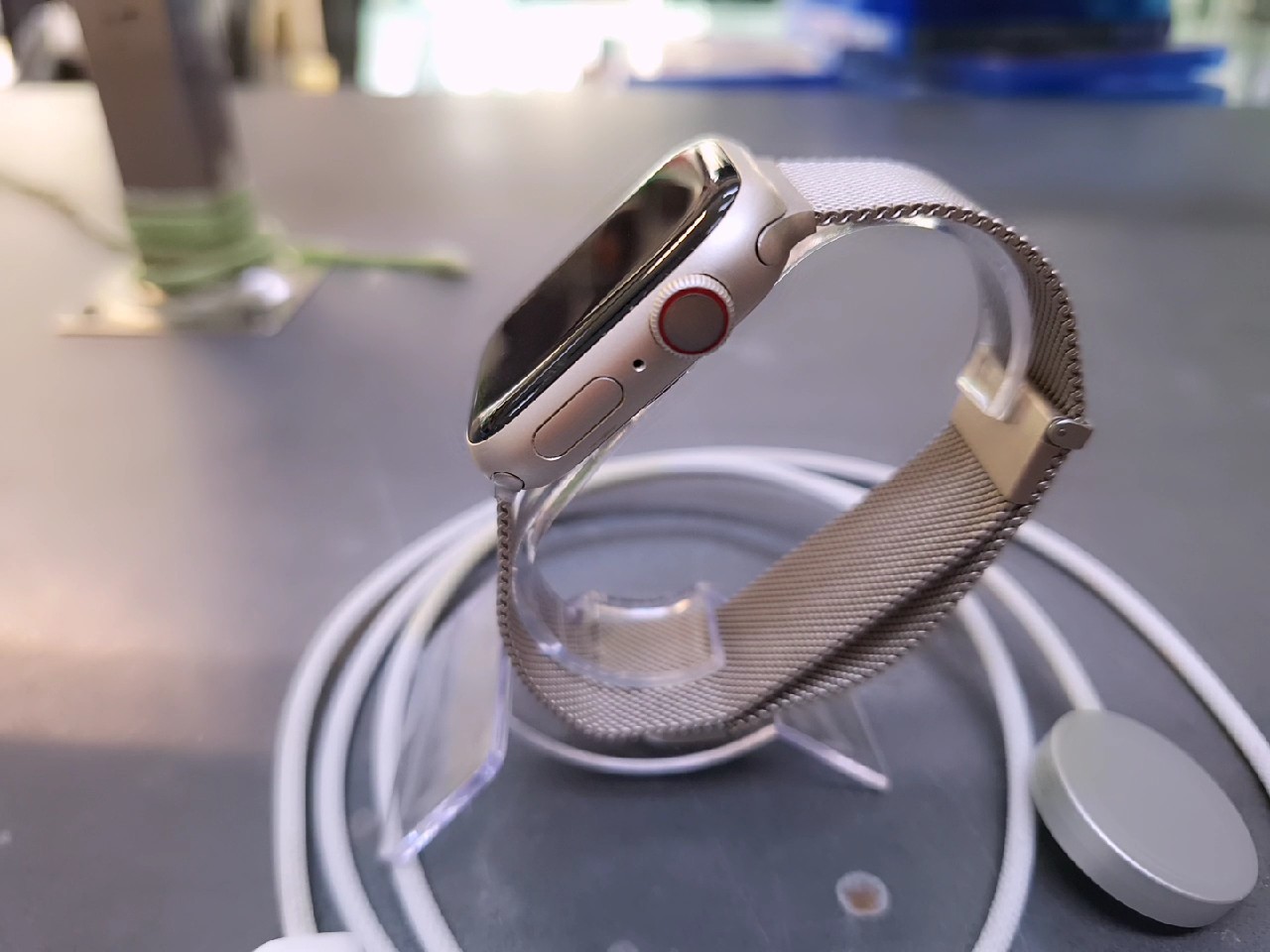 Apple Watch Series 9 41mm GPS+Cellular, Milanaise, Milanaise-Armband Akku 100%, inklusive Ladegerät | Zustand: Sehr Gut – Bild 3
