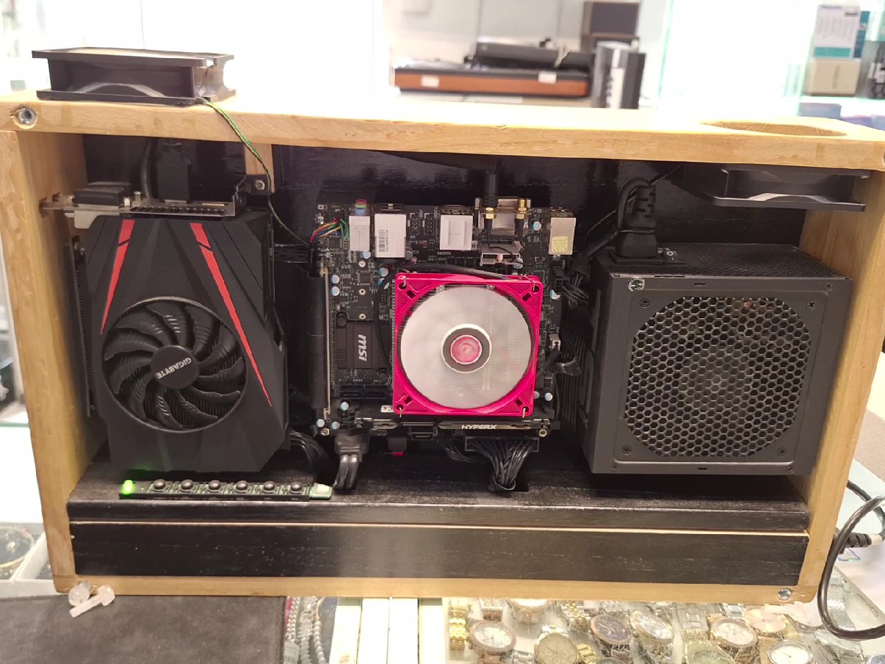 Gaming PC Eigenbau, i5-7600T, GTX 1060 3GB, Custom-PC im Holzgehäuse mit integriertem Monitor, 8GB RAM, 256GB SSD, MSI Mainboard. | Zustand: Gut – Bild 3