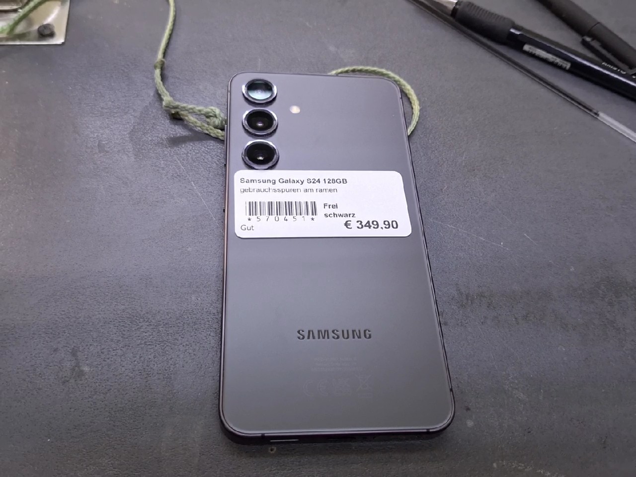 Samsung Galaxy S24 128GB, Gebrauchsspuren am Rahmen | SimLock: Frei | Zustand: Gut | Farbe: schwarz – Bild 4