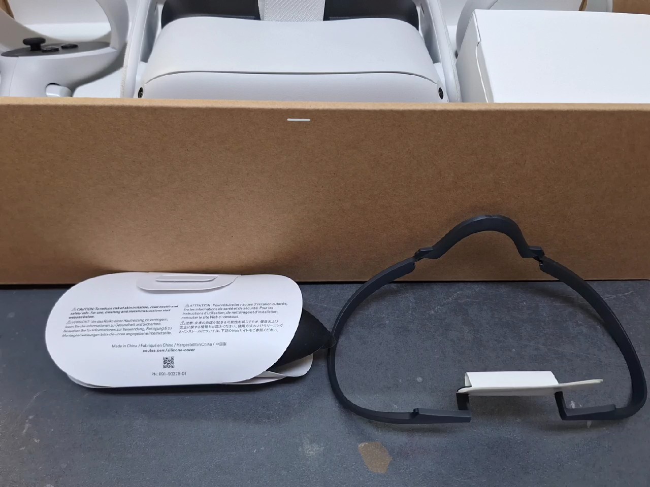 Meta Quest 2 128GB Weiß, Standalone VR-Headset, inkl. 2 Controller, Ladekabel, Netzteil mit US-Stecker (Adapter nötig), OVP | Zustand: Sehr Gut | Farbe: weiss – Bild 3