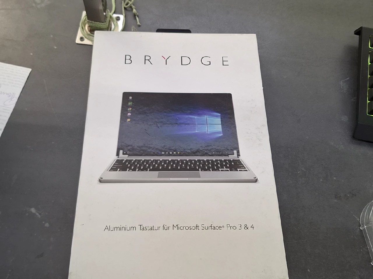 Brydge 12.3 Tastatur für Surface Pro 3/4, Aluminium Bluetooth-Tastatur, deutsches Layout, beleuchtete Tasten, Touchpad, OVP mit Gebrauchsspuren | Zustand: Sehr Gut – Bild 2