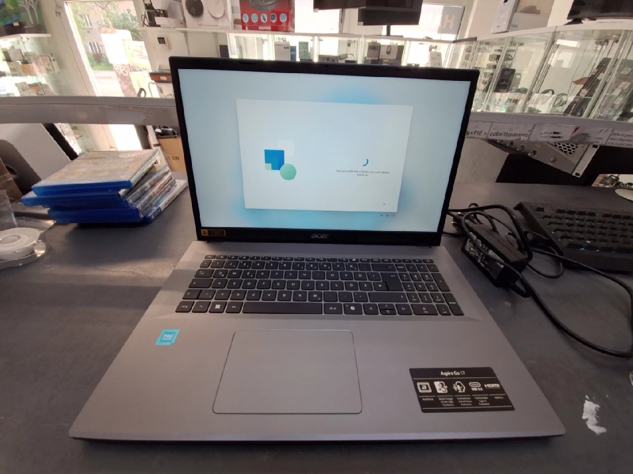 Acer Aspire Go 17 AG17-31P Steel Gray, Intel N150, 8GB RAM, 512GB SSD, 17,3 Zoll FHD, Gebrauchsspuren am Deckel, sonst sehr guter Zustand, MFG Date 2025 | 07 | 03 | Zustand: Gut – Bild 2
