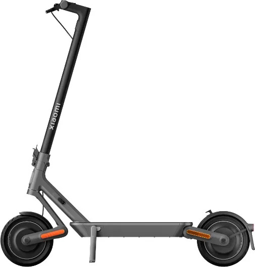 Xiaomi E-Scooter 4 Ultra Schwarz, Mit Ladegerät, Dual-Federung, 70km Reichweite, IP55, 10