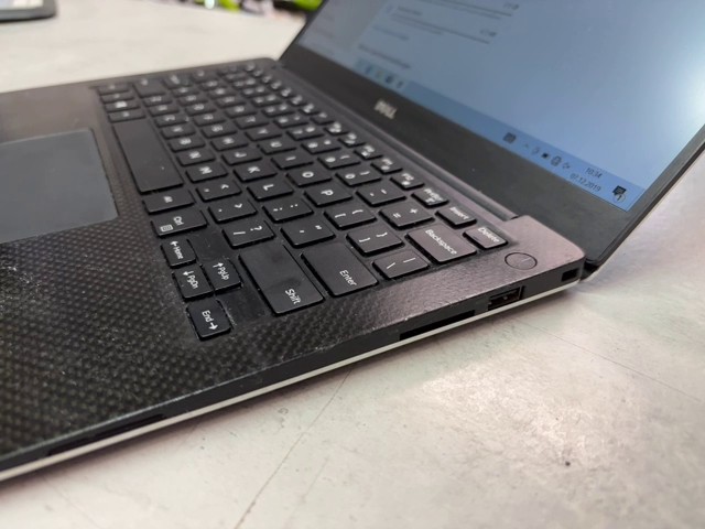 Dell XPS 13 9350 (2016) Silber, Intel Core i5-6200U, 8GB RAM, 128GB SSD, 13,3 Zoll Display, kompaktes Ultrabook display hat pixelfehler | Zustand: Gut – Bild 6