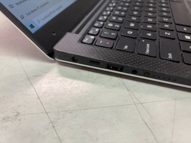 Dell XPS 13 9350 (2016) Silber, Intel Core i5-6200U, 8GB RAM, 128GB SSD, 13,3 Zoll Display, kompaktes Ultrabook display hat pixelfehler | Zustand: Gut – Bild 7