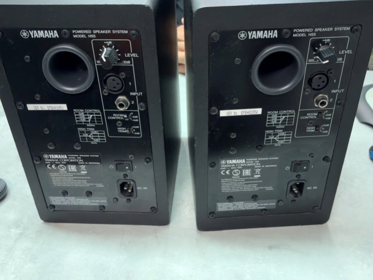 Yamaha HS5 Studiomonitore Schwarz, Paar aktiver 2-Wege-Nahfeldmonitore, 70W Bi-Amp, 5-Zoll-Tieftöner, 1-Zoll-Hochtöner, XLR | Klinke | Zustand: Gut | Farbe: schwarz – Bild 3