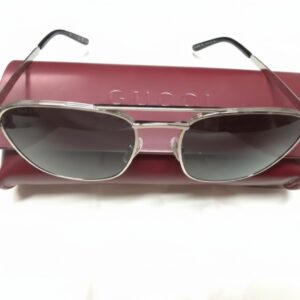 Gucci Sonnenbrille GG1881S Silber, Inklusive Originaletui, Rechnung und Garantie (per E-Mail). Hochwertiges MetalLadegerätestell. | Zustand: Wie Neu | Farbe: schwarz