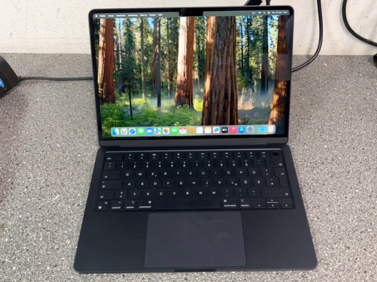 Apple MacBook Air M3 2024 Mitternacht, 16GB RAM, 256GB SSD, 27 Ladezyklen, inkl. originalem Ladekabel, ohne Netzteil | Zustand: Sehr Gut – Bild 2