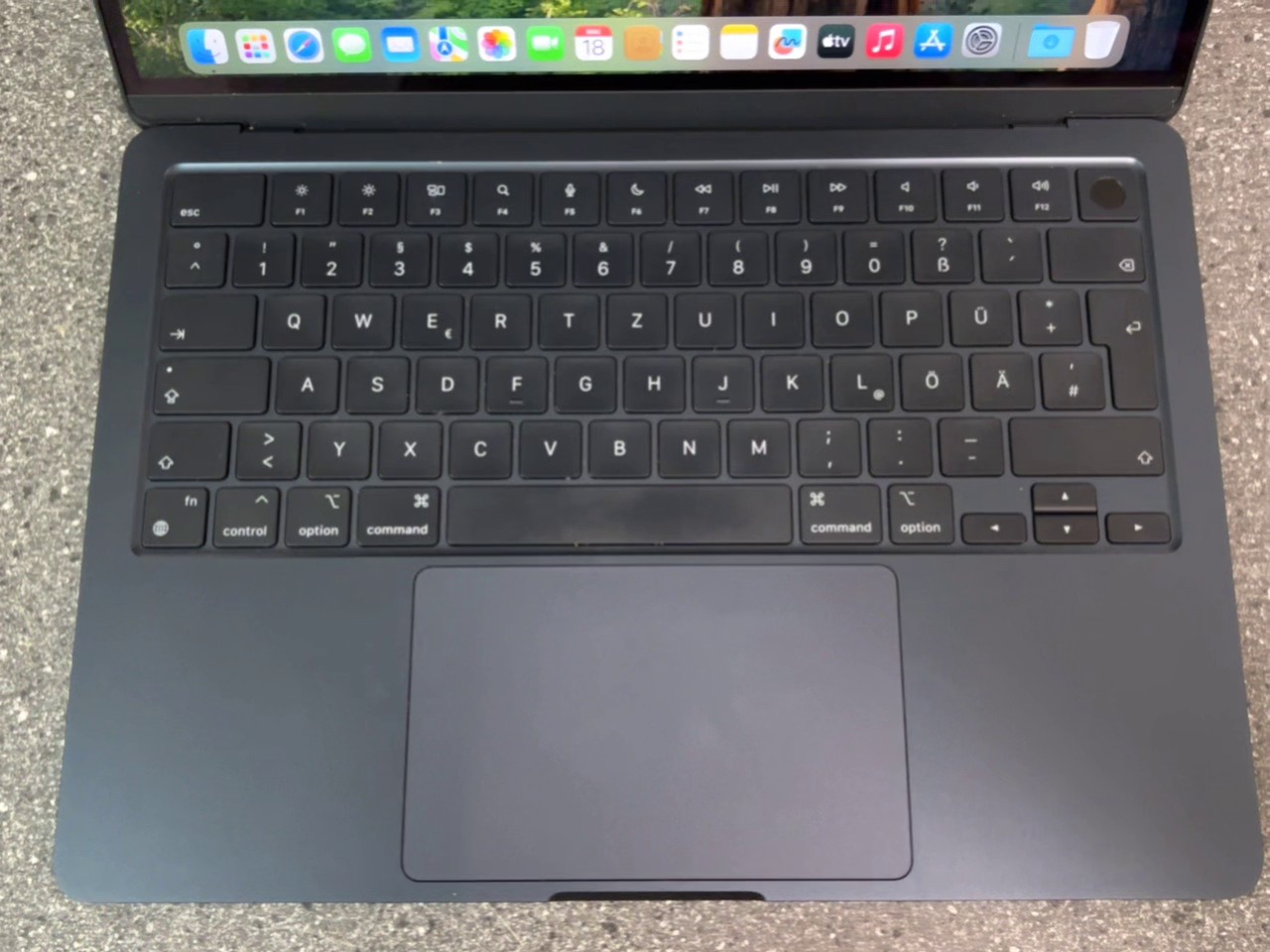 Apple MacBook Air M3 2024 Mitternacht, 16GB RAM, 256GB SSD, 27 Ladezyklen, inkl. originalem Ladekabel, ohne Netzteil | Zustand: Sehr Gut – Bild 3