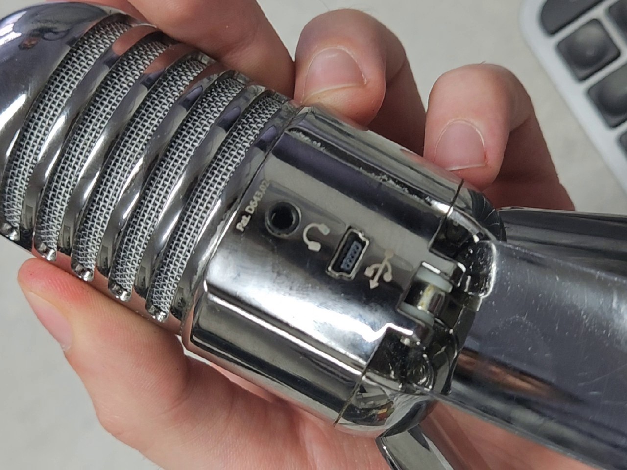 Samson Meteor Mic Chrome, USB-Kondensatormikrofon, 16-Bit | 48kHz, Kopfhörerausgang, Mute-Taste, inkl. USB-Kabel, Kratzer am Gehäuse | Zustand: Gebraucht – Bild 2