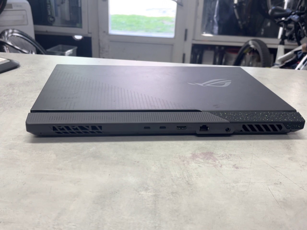 ASUS ROG Strix G17 (2023), Ryzen 9 7940HX, 16GB RAM, 1TB SSD, GeForce RTX 4060 8GB , DE-Layout | Zustand: Sehr Gut – Bild 6