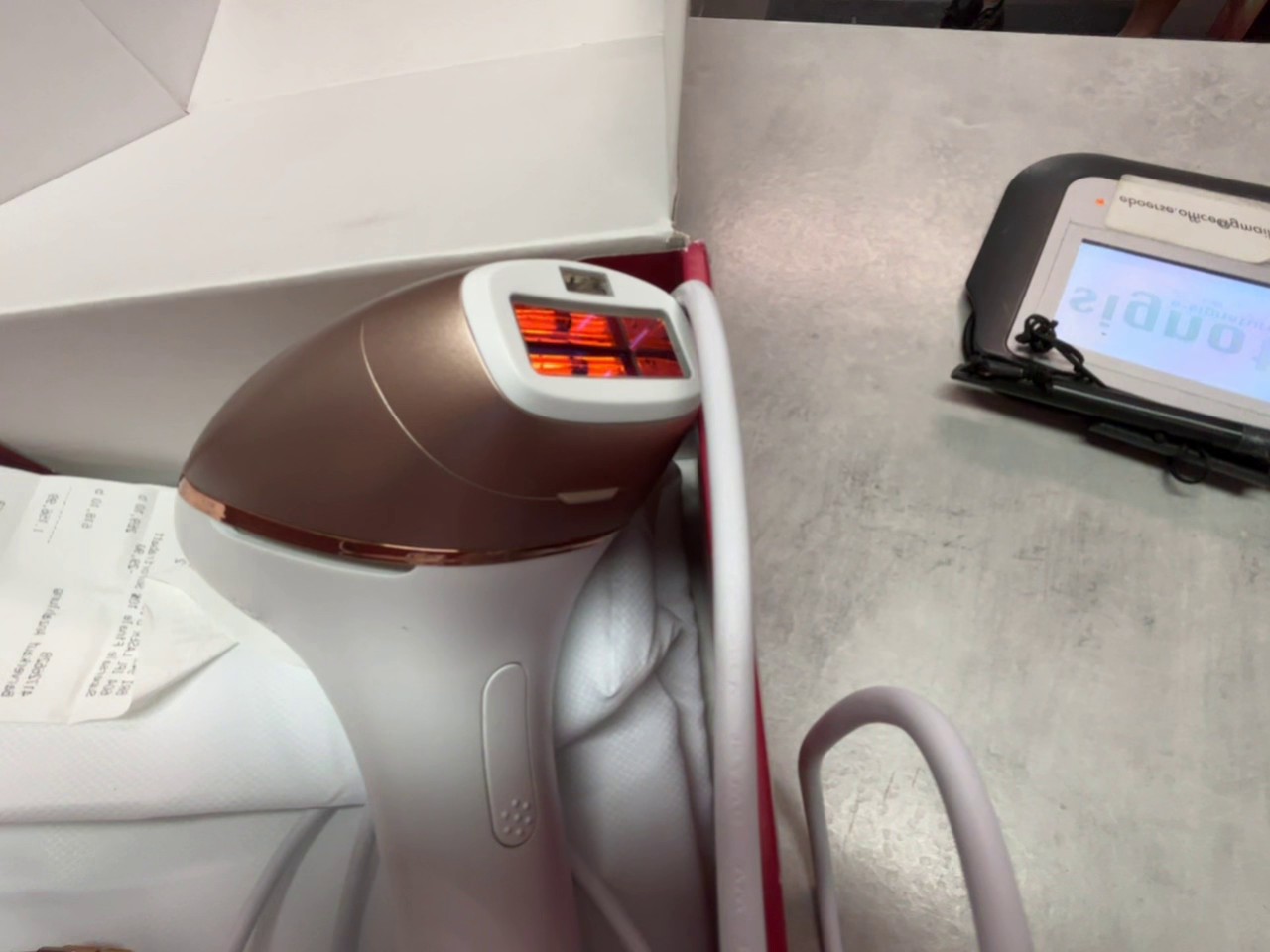 Philips Lumea Prestige BRI945/00 Weiß/Roségold, IPL-Haarentfernungsgerät, inkl. OVP und Rechnung von MediaMarkt, guter Zustand. | Zustand: Wie Neu – Bild 2