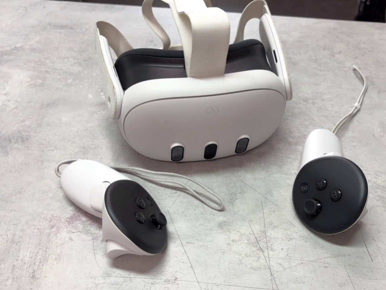 Meta Quest 3 512 GB VR-Headset Weiß, Standalone VR-Brille mit zwei Touch Plus Controllern, Mixed Reality und 512 GB Speicher. | Zustand: In Ordnung – Bild 2