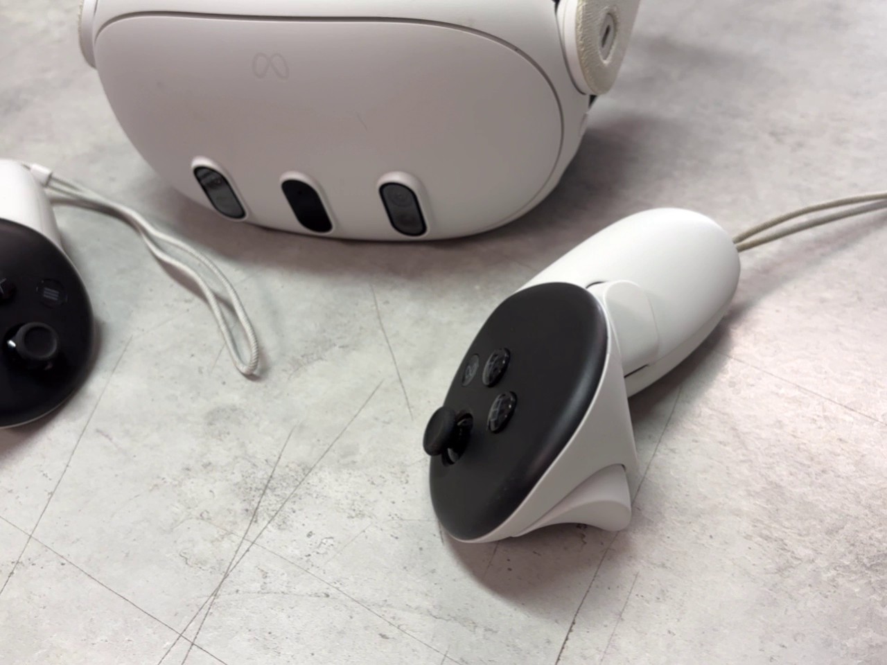 Meta Quest 3 512 GB VR-Headset Weiß, Standalone VR-Brille mit zwei Touch Plus Controllern, Mixed Reality und 512 GB Speicher. | Zustand: In Ordnung – Bild 5
