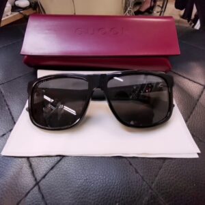 Gucci Brille Kollektion, Hochwertige Designer-Brillen für Damen und Herren in verschiedenen Modellen und Farben. | Zustand: Neu