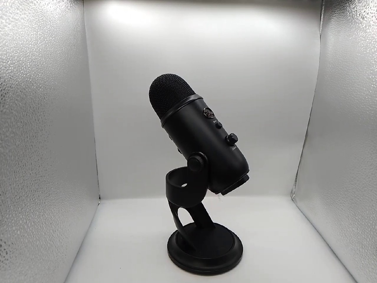 Blue Yeti USB-Mikrofon Schwarz, Professionelles Kondensator-Mikrofon mit vier Richtcharakteristiken, Plug & Play USB-Anschluss | Zustand: Gut – Bild 3
