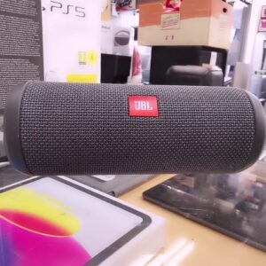 JBL Flip Essential, Grau, Tragbarer Bluetooth-Lautsprecher mit wasserdichtem Design (IPX7), robustem Stoffmaterial und bis zu 10 Stunden Wiedergabezeit. | Zustand: Gut