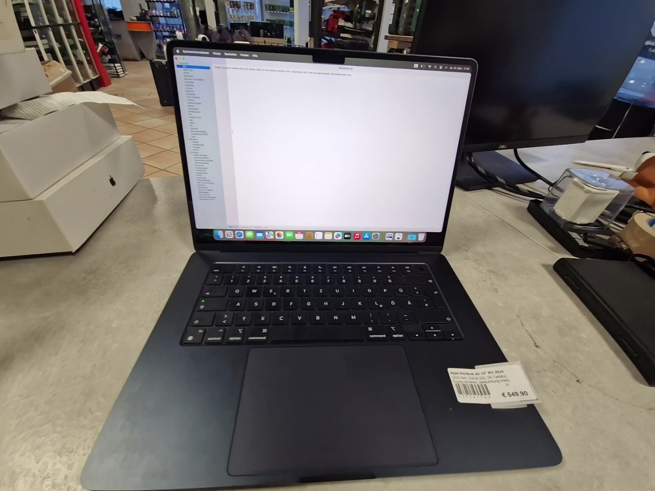Apple MacBook Air 15" M3 2024 Midnight, 16GB RAM, 256GB SSD, DE-Tastatur, Displaybeleuchtung links schwach, siehe Bilder | Zustand: In Ordnung – Bild 3
