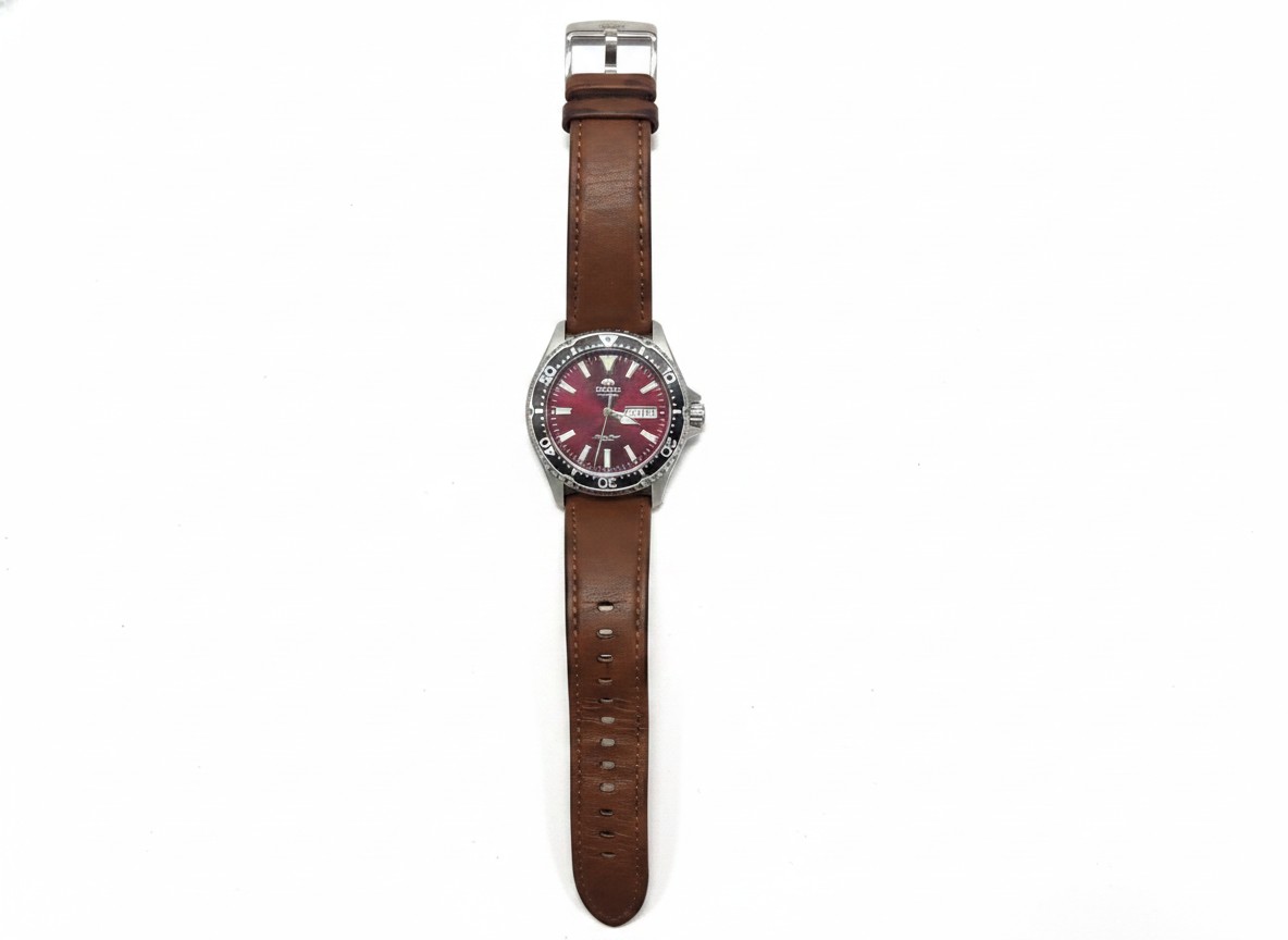 Orient Kamasu Automatik Rot, Herren-Taucheruhr, Kaliber F6922, Saphirglas, 20 bar wasserdicht, EdelstahLadegerätehäuse, Datumsanzeige | Zustand: Gut