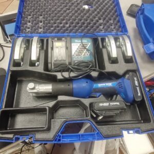 Uponor S-Press Mini2 Akku-Pressmaschine, Set inkl. Koffer, Makita Ladegerät, Akku und Pressbacken (16 | 20 | 25 | 32 mm) für S-Press Systeme. | Zustand: Sehr Gut