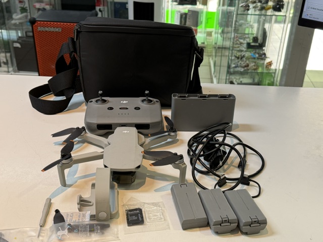 DJI Mini 2 SE Fly More Combo Grau, Kameradrohne mit 3-Achsen-Gimbal, 2.7K Video, inkl. Tasche, 3 Akkus und Ladegerät. | Zustand: Sehr Gut – Bild 2