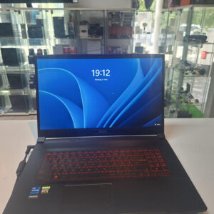 MSI Katana GF76, 17.3 Zoll, Schwarz, Intel Core i7-12700H, 24GB RAM, 512GB SSD, NVIDIA GeForce RTX 3060 6GB, Windows 11, inkl. Netzteil | Zustand: Gut