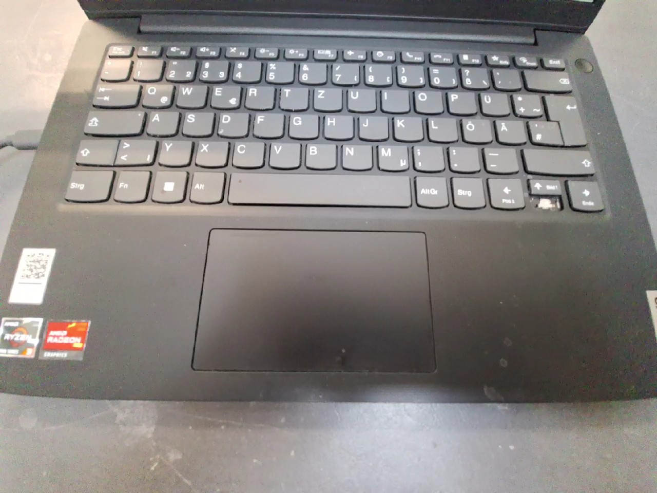 Lenovo V14 G4, Ryzen 3, 8GB RAM, 256GB SSD, 14 Zoll Full-HD Display, AMD Ryzen 3 7320U, Windows 11, Farbe: Schwarz, eine Taste fehlt | Zustand: Gebraucht – Bild 3