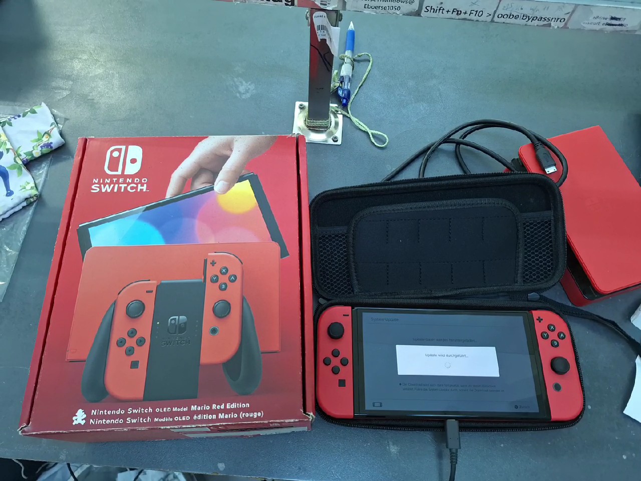 Nintendo Switch OLED Mario Kart 8 Bundle, OVP | Inklusive Mario Kart 8 Deluxe | Zustand: Sehr Gut | Farbe: rot – Bild 3