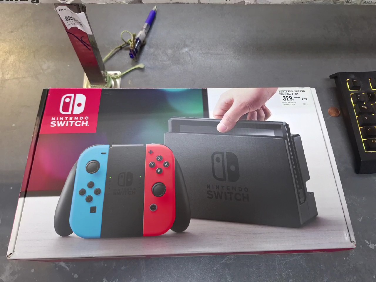 Nintendo Switch Neon-Rot/Neon-Blau OVP, Konsole inkl. Joy-Con, Netzteil, HDMI-Kabel, Halterung und Spiel Mario Kart 8 Deluxe | Zustand: Sehr Gut | Farbe: schwarz – Bild 4