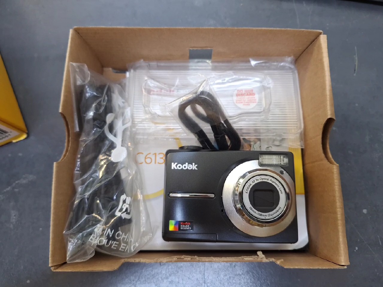 Kodak EasyShare C613, Schwarz, 6,2 Megapixel, 3x optischer Zoom, inkl. Zubehör (Kabel, Anleitung, OVP) | Zustand: Wie Neu