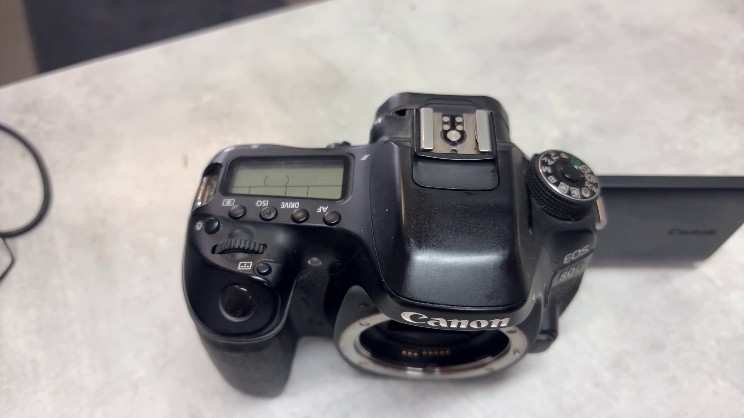Canon EOS 80D 2016 schwarz, 24,2 MP APS-C DSLR-Kamera Gehäuse mit dreh- und schwenkbarem Touchscreen und WLAN | Zustand: Gut – Bild 3