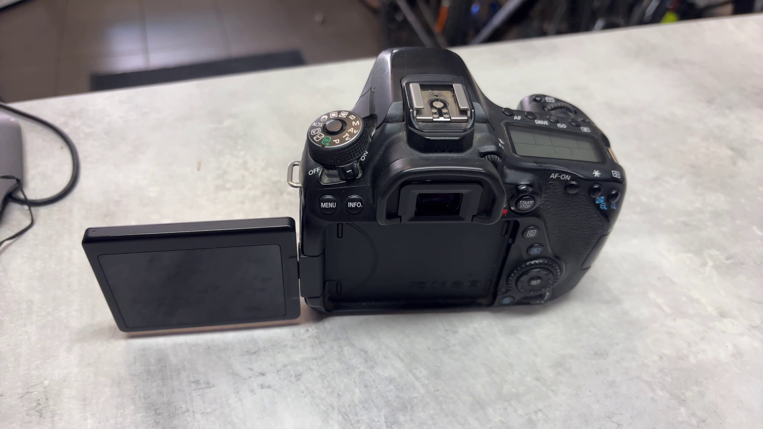 Canon EOS 80D 2016 schwarz, 24,2 MP APS-C DSLR-Kamera Gehäuse mit dreh- und schwenkbarem Touchscreen und WLAN | Zustand: Gut – Bild 5