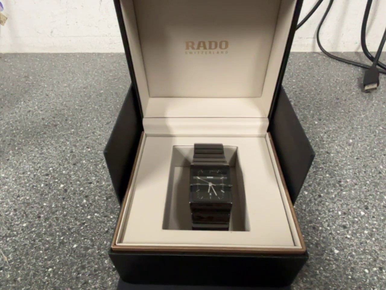 Rado Ceramica 212.0700.3, Quartz, 30mm, Herrenuhr, schwarzes Zifferblatt, Keramikarmband, mit originaler Verpackung | Zustand: Wie Neu | Farbe: schwarz – Bild 2