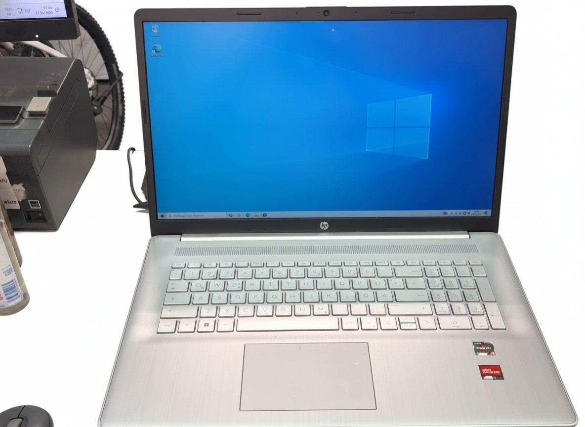 HP Laptop 17-cp2655ng, Natural Silver, AMD Ryzen 5 7520U, 16GB RAM, 512GB SSD, 17,3 Zoll Full HD, Windows, DE-Tastatur | Zustand: Gut