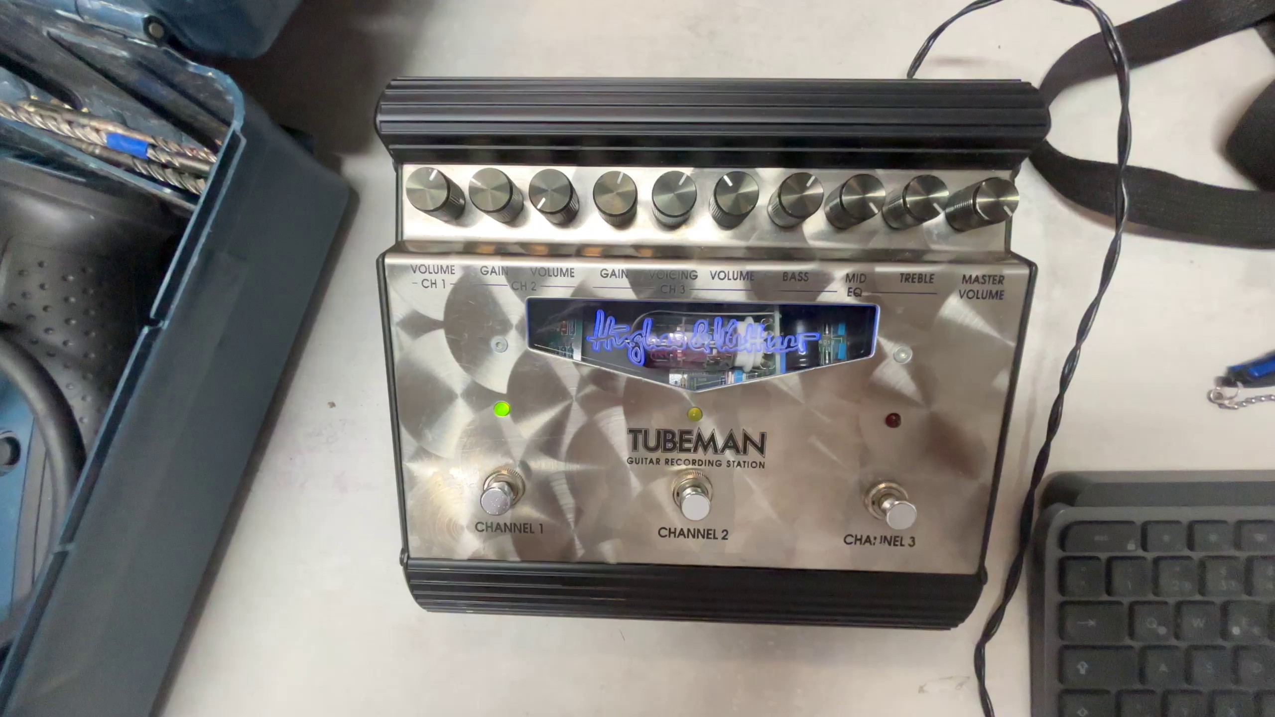 Hughes & Kettner Tubeman II, 3-Kanal Röhren-Preamp | Recording Station mit Red Box. Inkl. Netzteil und schwarzer Tasche. | Zustand: Gut